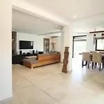 Beautiful Algarve Pool Bali 15min To Villa *