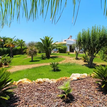 Beautiful Algarve Pool Bali 15min To Mexilhoeira Grande