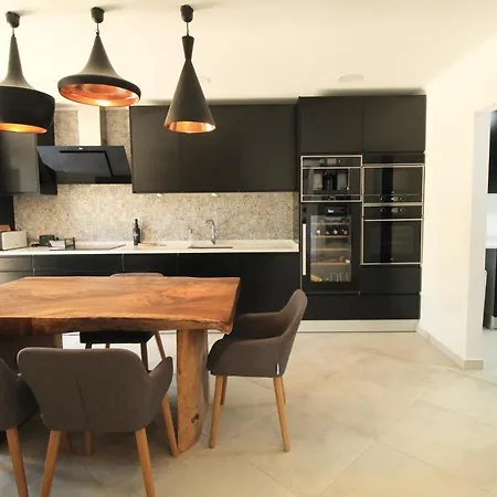 Villa Beautiful Algarve Pool Bali 15min To Mexilhoeira Grande