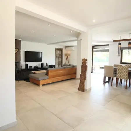 Cozy Luxury Pool Bali With A Big Privat Garden Villa *