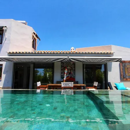 Cozy Luxury Pool Bali With A Big Privat Garden * Mexilhoeira Grande
