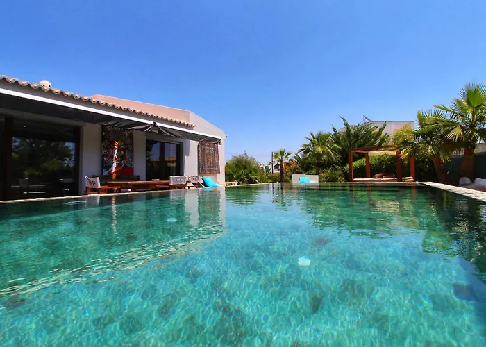 Villa Beautiful Algarve Pool Bali 15min To *