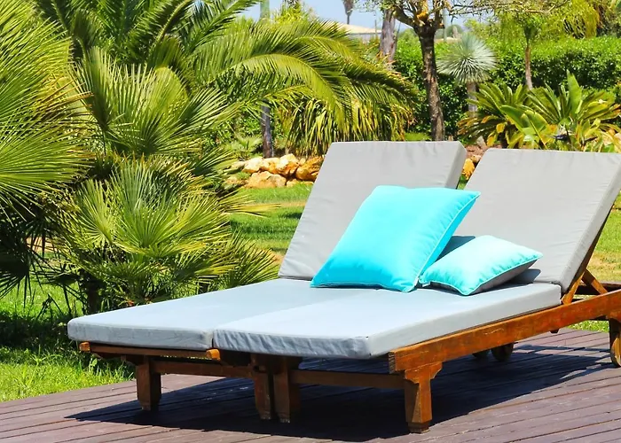 Beautiful Algarve Pool Bali 15min To Mexilhoeira Grande