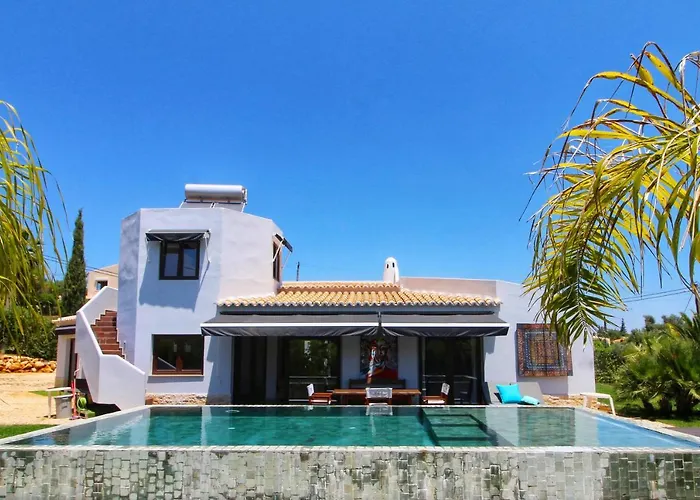 Beautiful Algarve Pool Bali 15min To Villa Mexilhoeira Grande