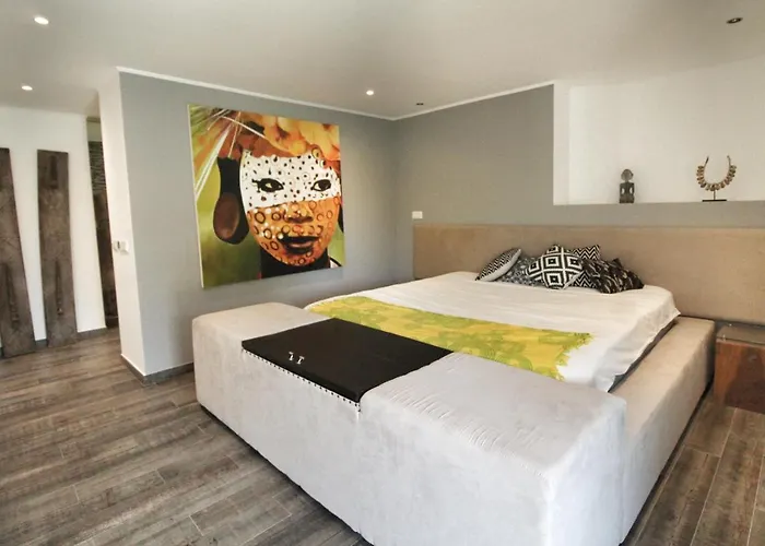 Villa Beautiful Algarve Pool Bali 15min To Mexilhoeira Grande