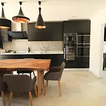 Villa Beautiful Algarve Pool Bali 15min To Mexilhoeira Grande