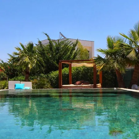 Beautiful Algarve Pool Bali 15min To * Mexilhoeira Grande